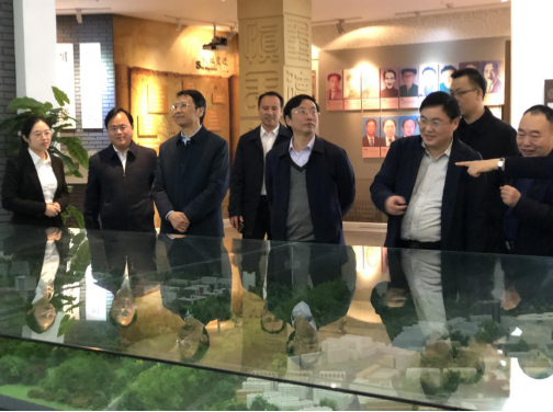 西华师范大学党委书记王安平一行参观校史馆659.png