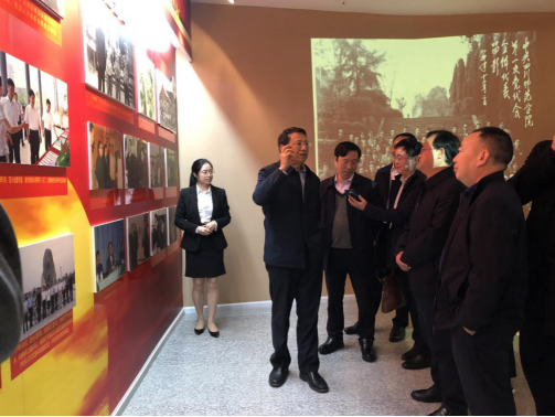 西华师范大学党委书记王安平一行参观校史馆662.png
